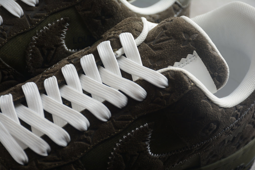 Air Force 1 Low LV – Blanco / Marrón