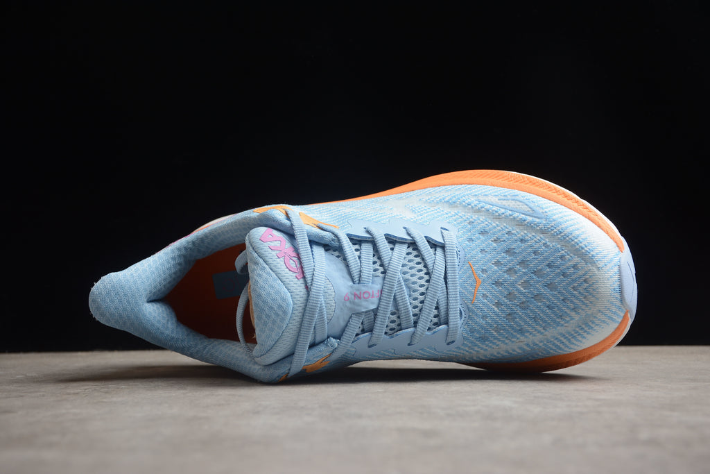 Hoka Clifton 9 – Azul Claro / Naranja