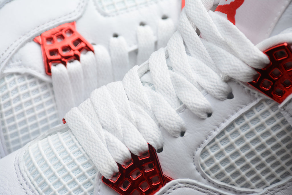 Air Jordan 4 – Blanco / Rojo
