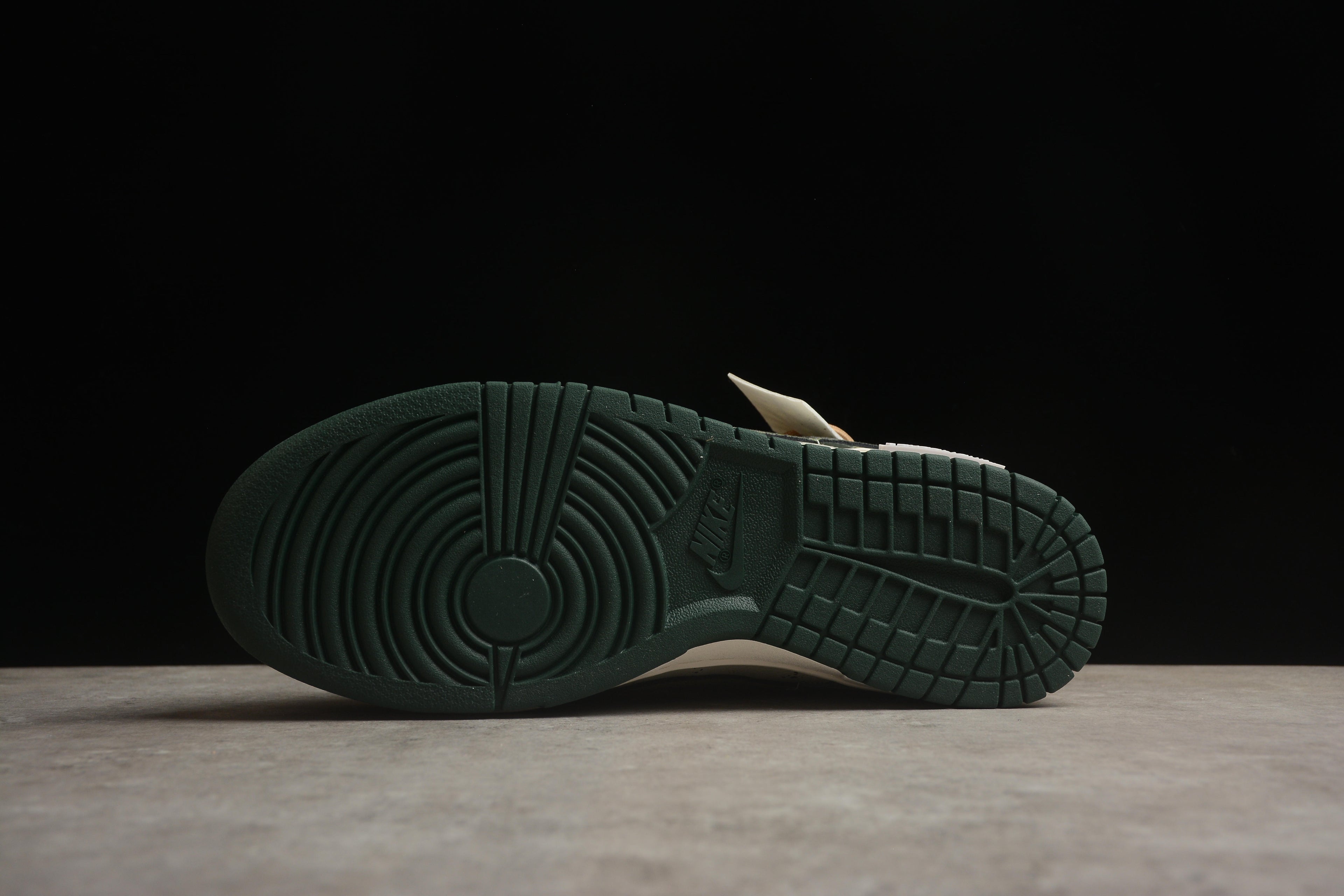 Dunk SB – Verde / Marrón / Beigie