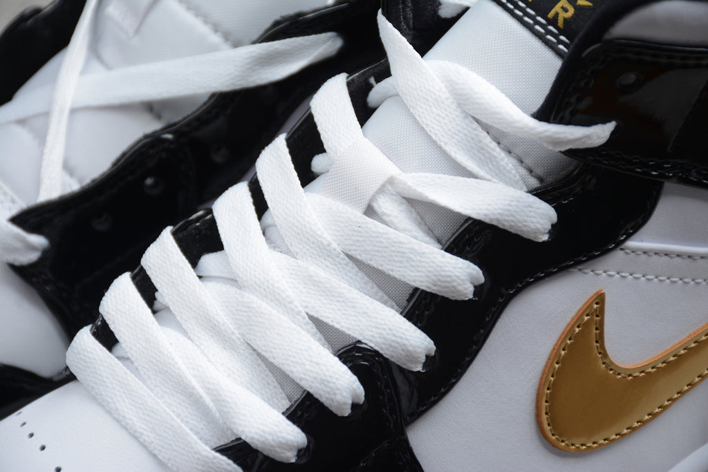 Air Jordan 1 Mid – Negro / Dorado