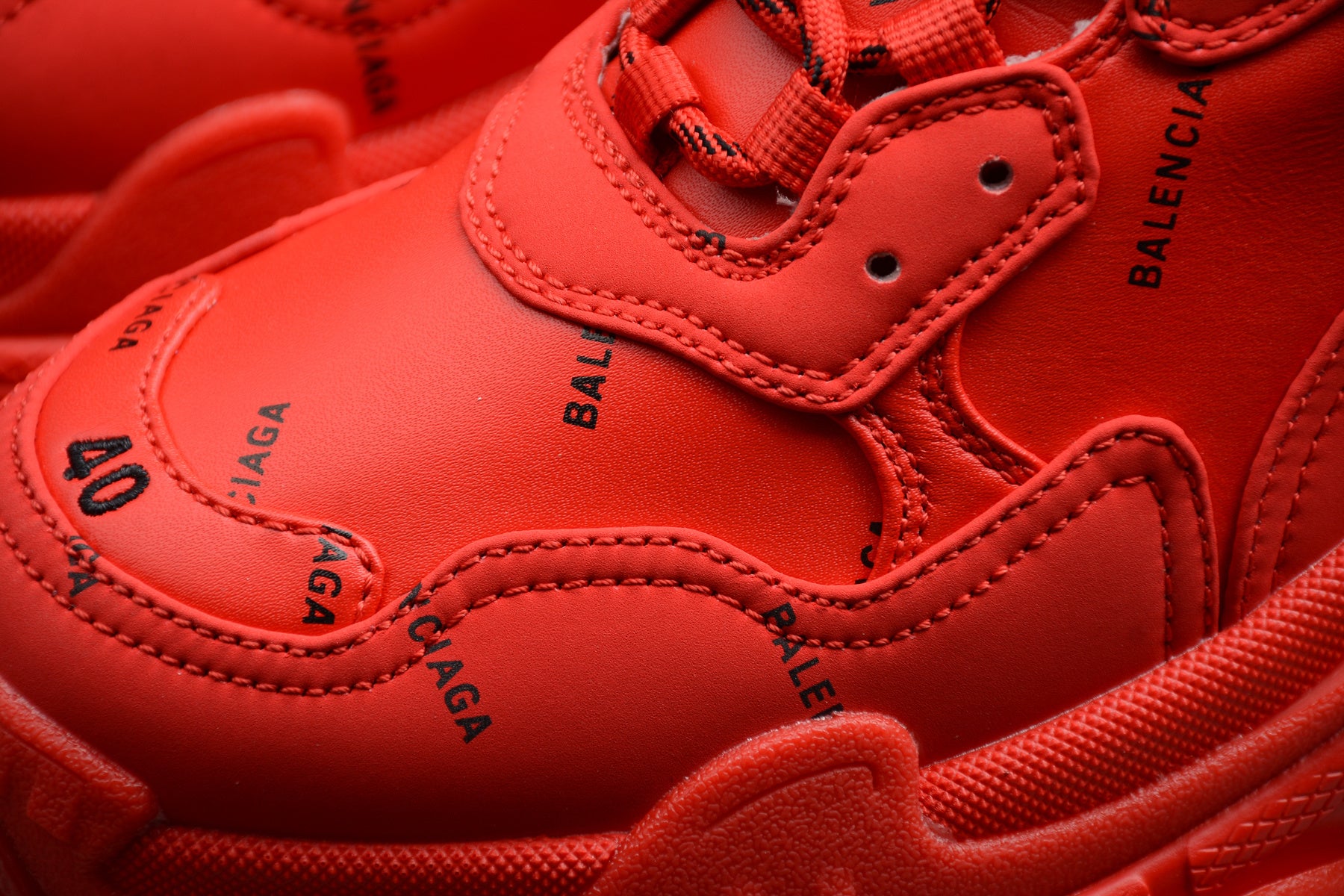 Balenciaga Triple S – Rojo