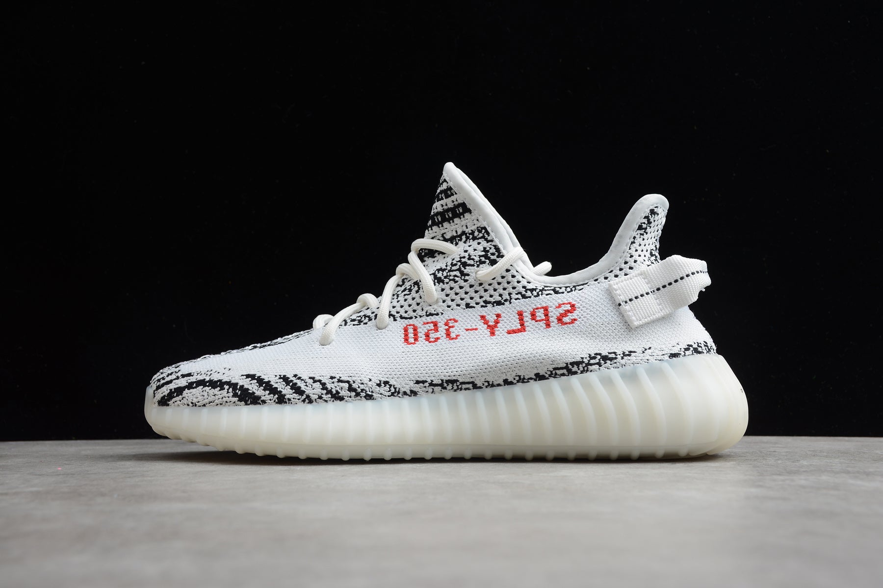 Adidas Yeezy 350 – Blanco / Negro