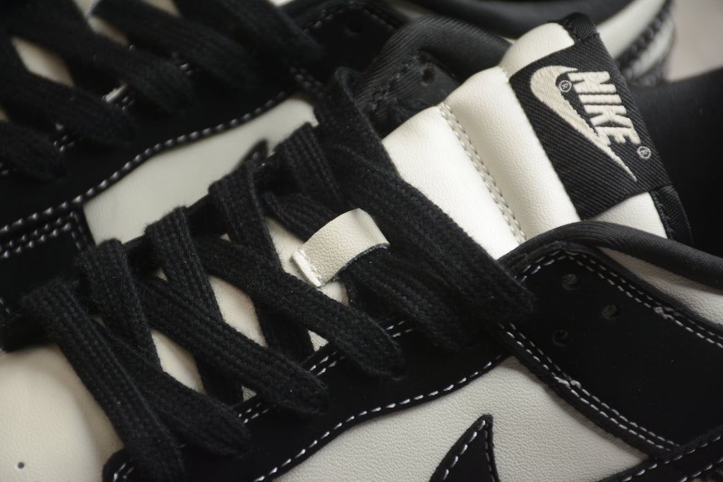 Dunk SB – Negro / Blanco