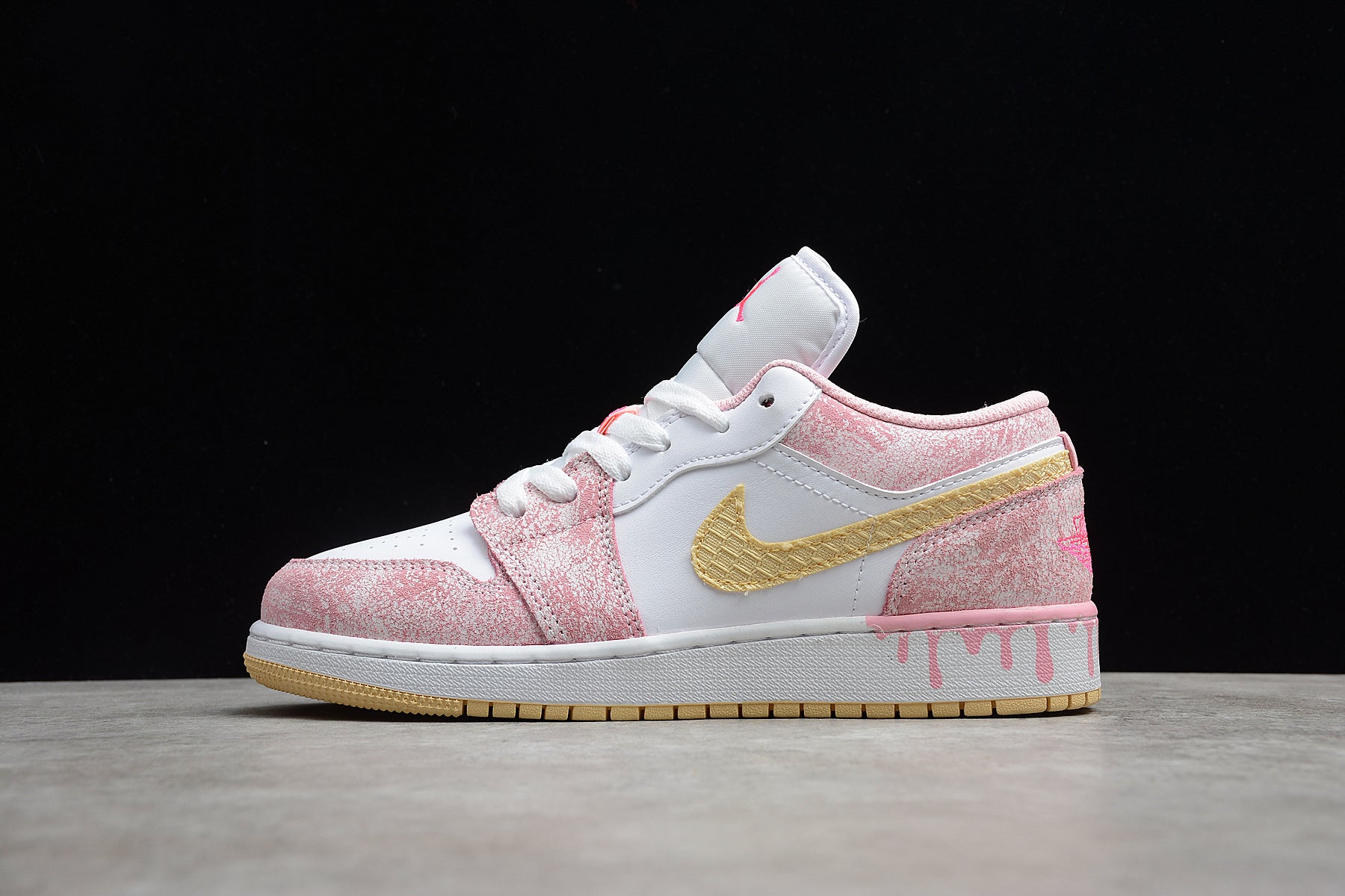 Jordan 1 Low – Rosa / Blanco / Negro