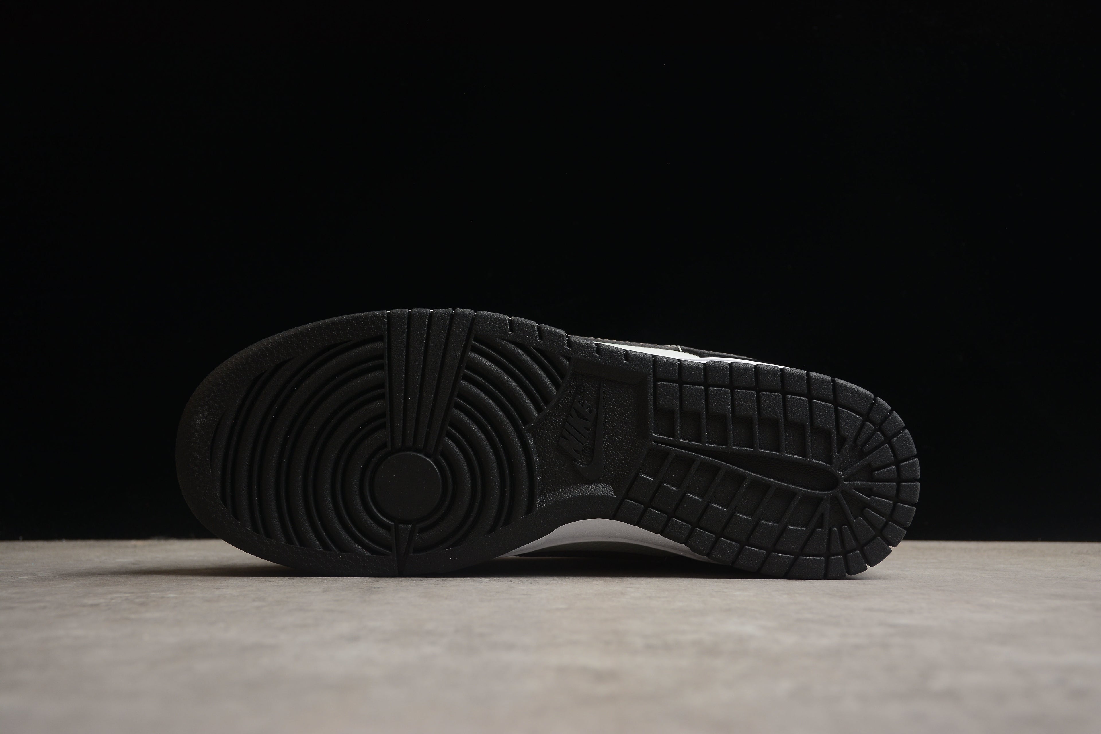 Dunk SB – Negro / Gris