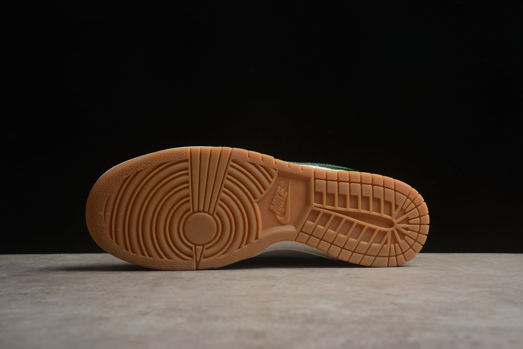 Dunk SB – Verde Oscuro / Blanco