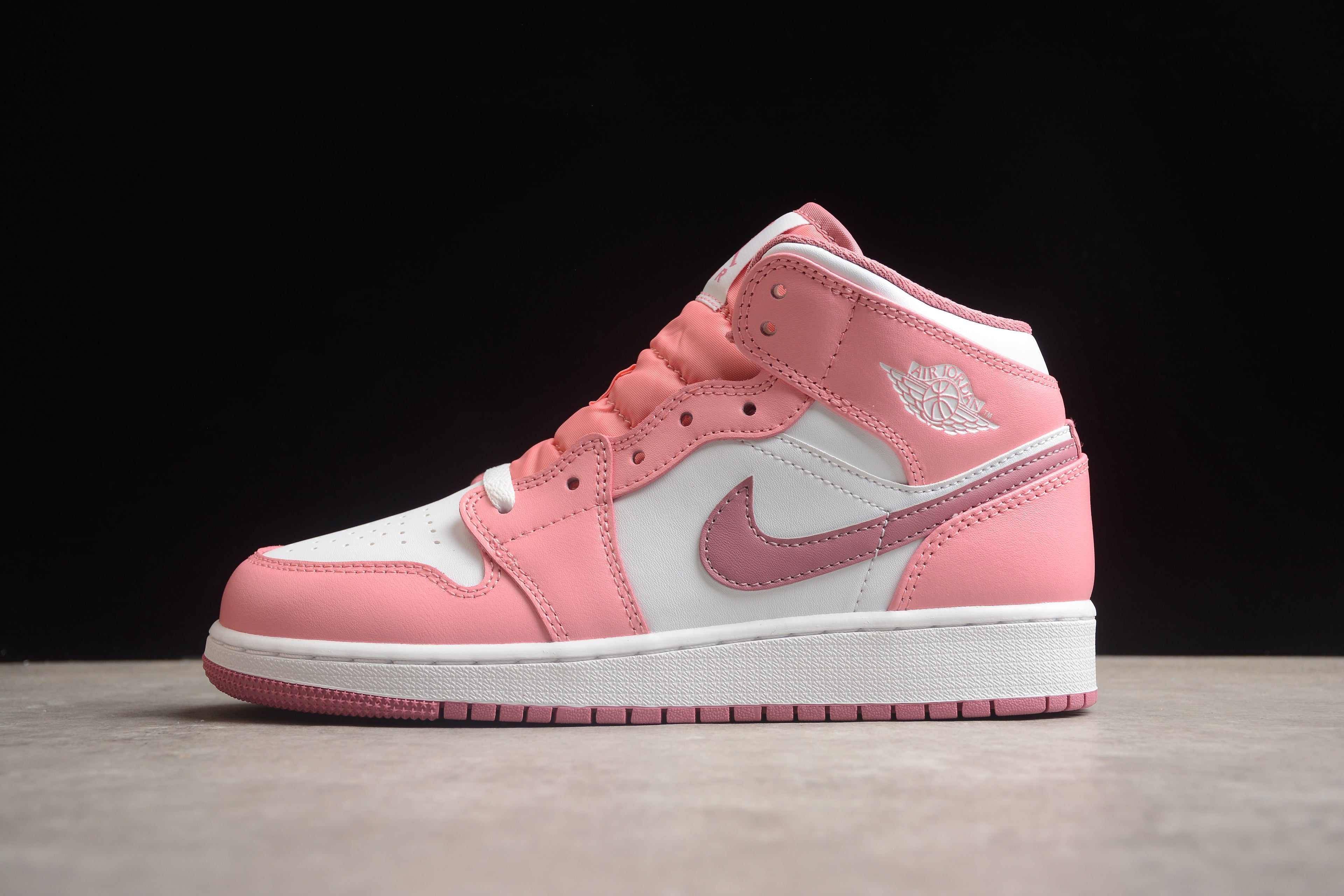 Air Jordan 1 Mid – Rosa Claro / Blanco
