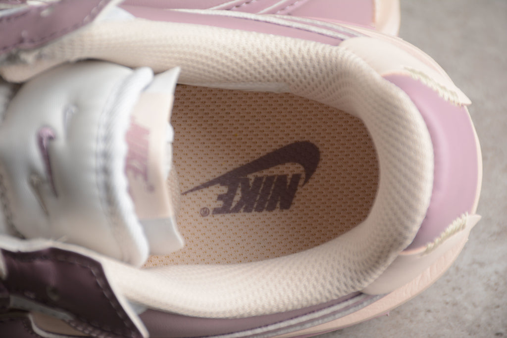 Air Force 1  – Rosa