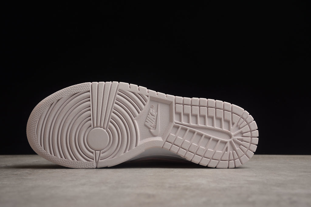 Dunk SB – Rosa Claro / Blanco