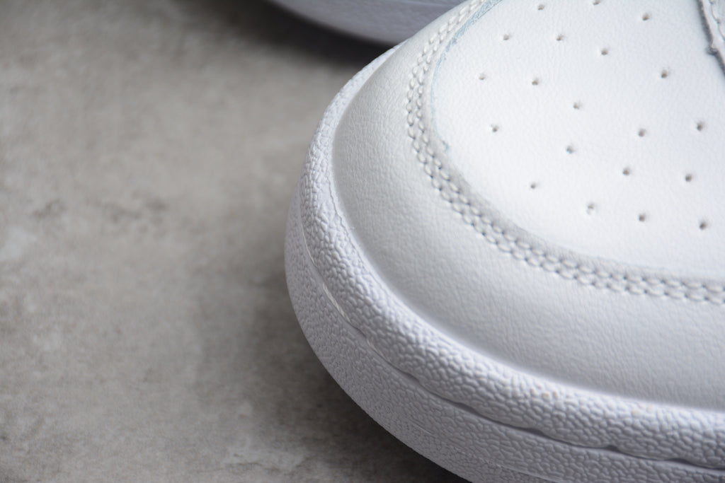 Adidas Forum – Blanco con Detalles Azules