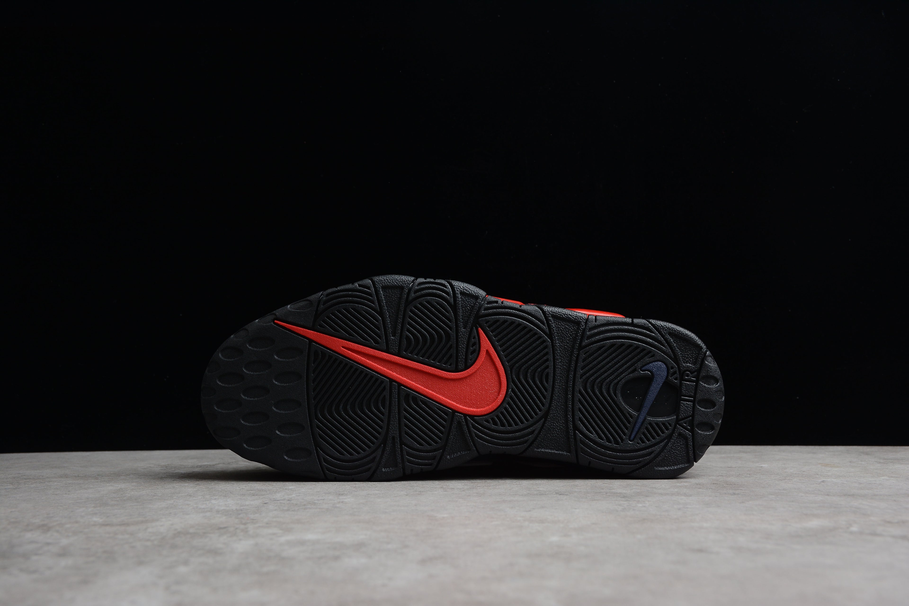 Air More Uptempo – Negro / Rojo / Azul
