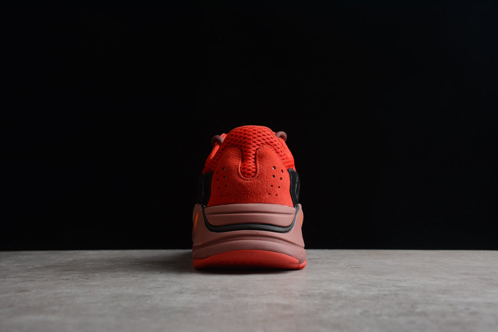 Adidas Yeezy 700 – Rojo