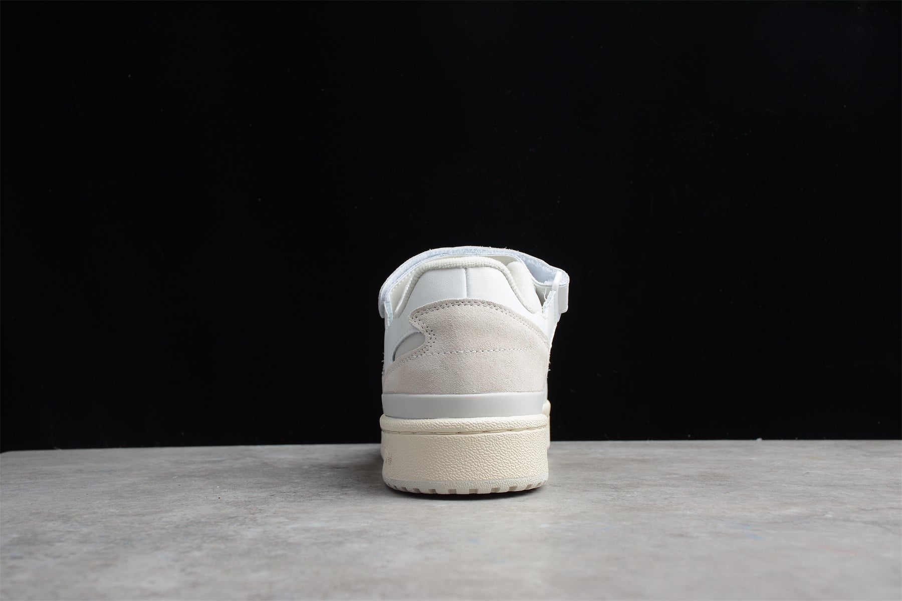 Adidas Forum – Blanco / Beige / Gris