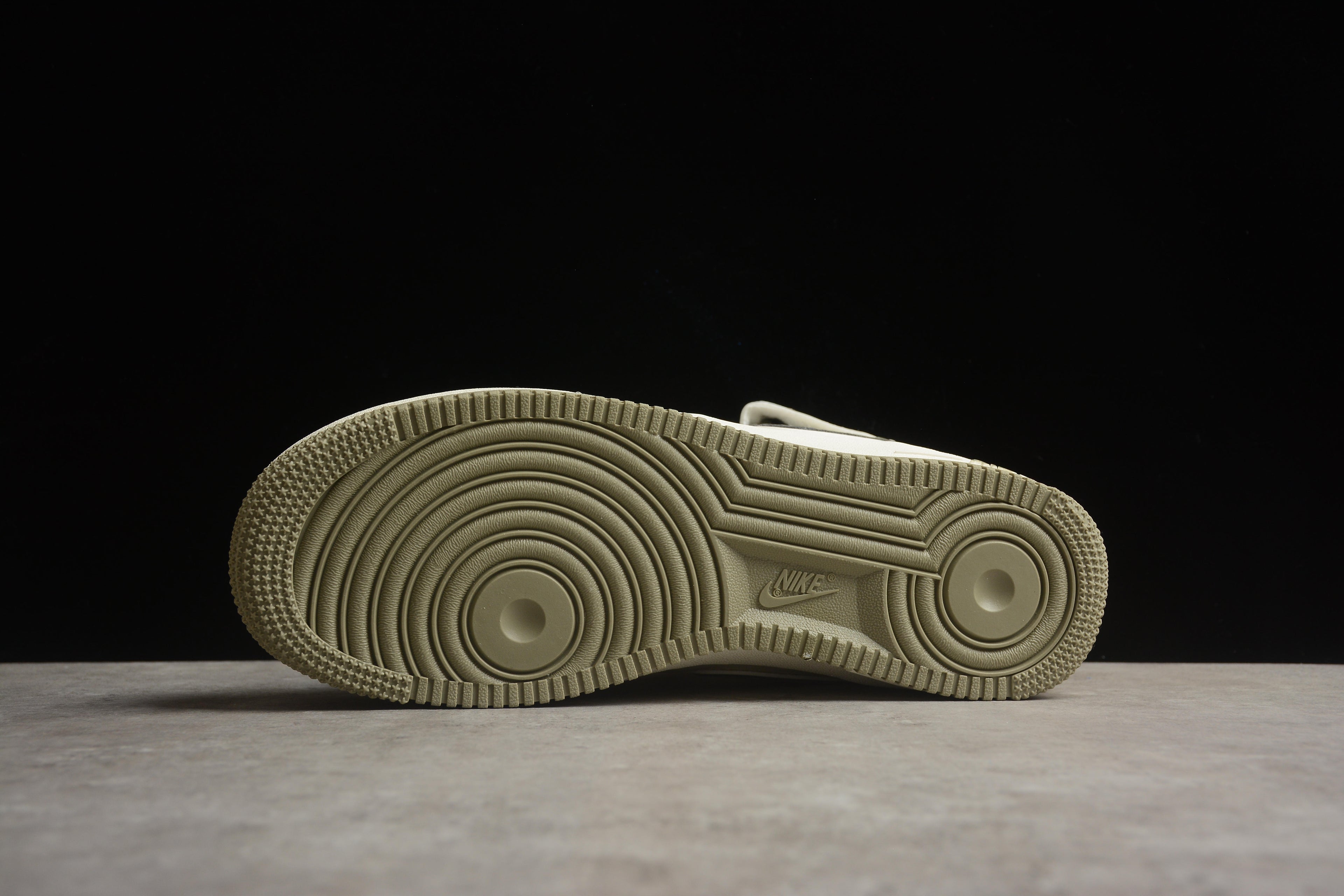 Air Force 1 High – Beige / Verde