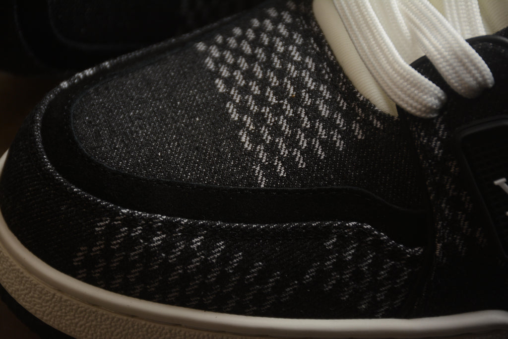 Louis Vuitton Trainer Low – Negro / Blanco