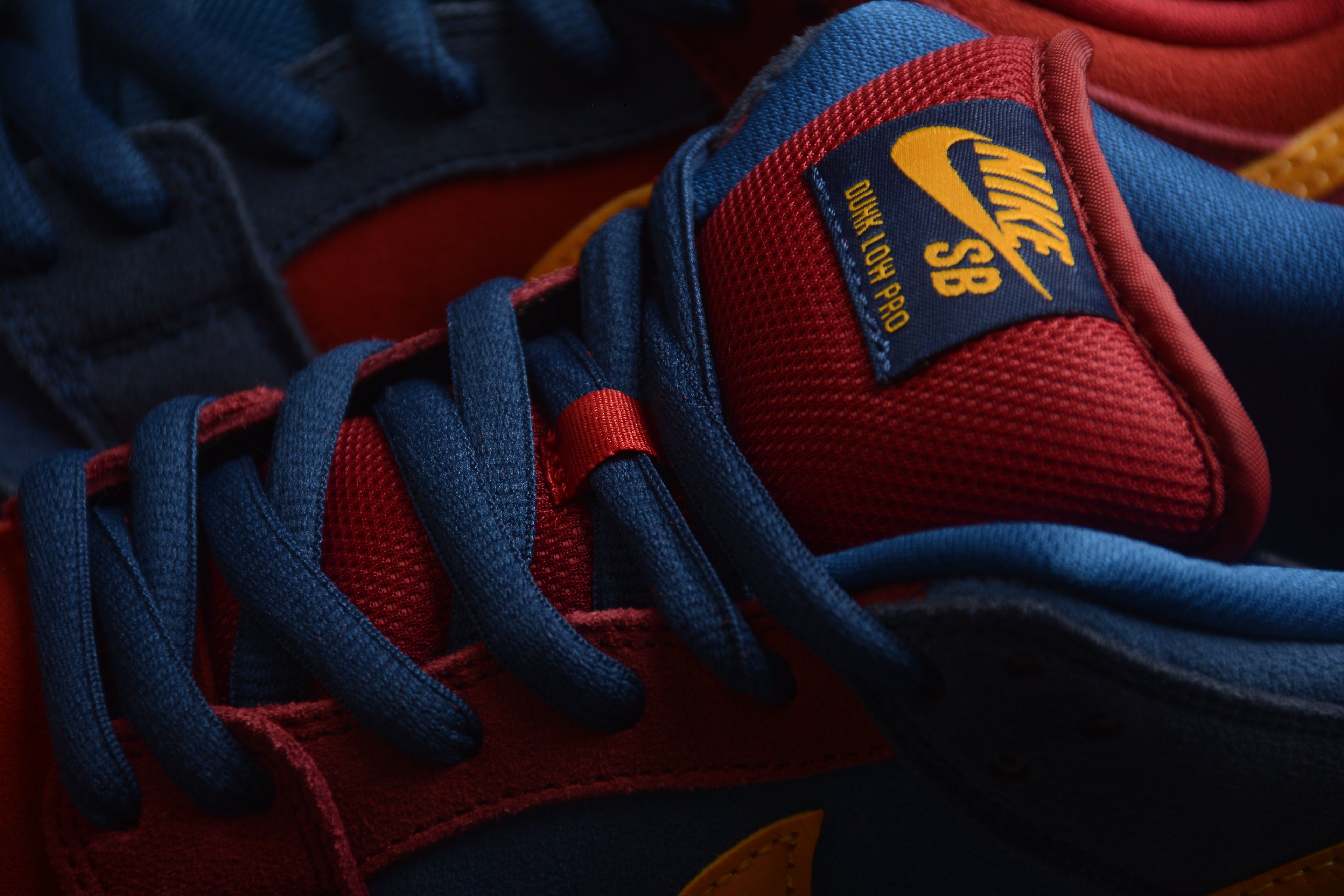 Dunk SB – Azul / Rojo / Amarillo