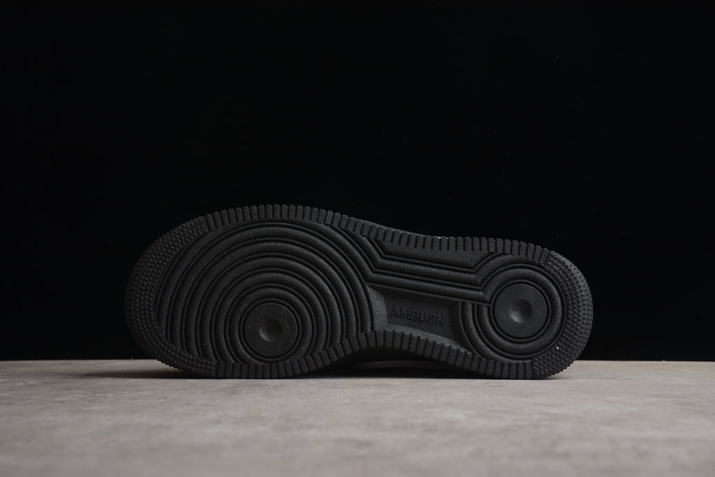 Air Force 1 Low – Full Negro / Blanco