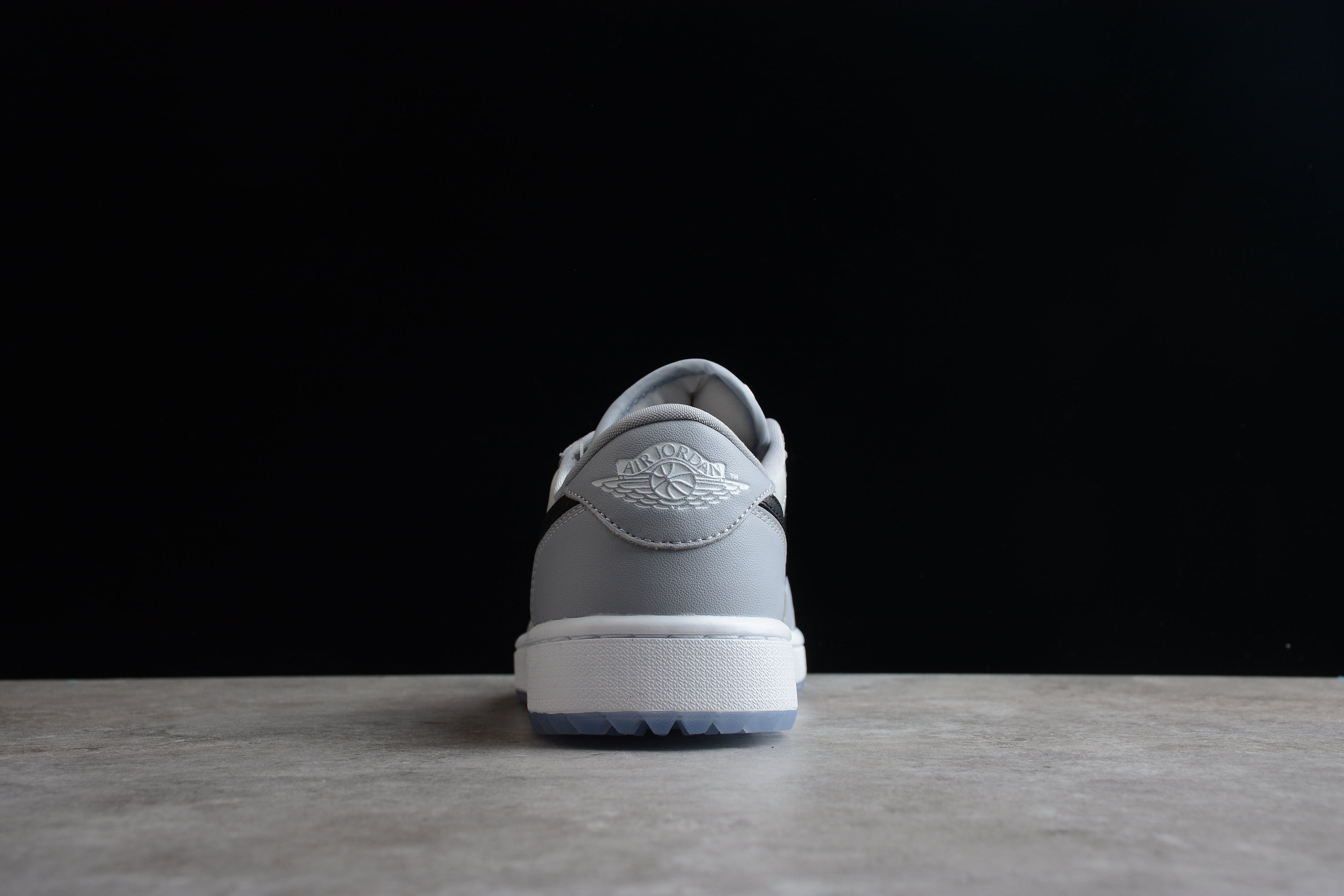 Jordan 1 Low – Beige / Blanco / Negro