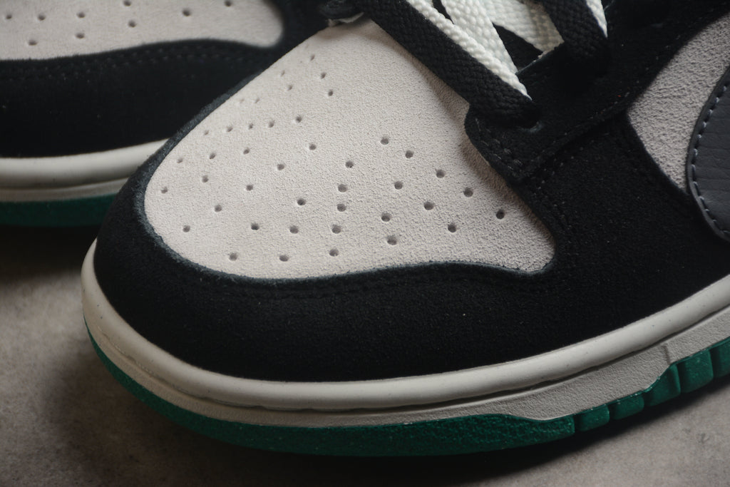 Dunk SB – Negro / Gris
