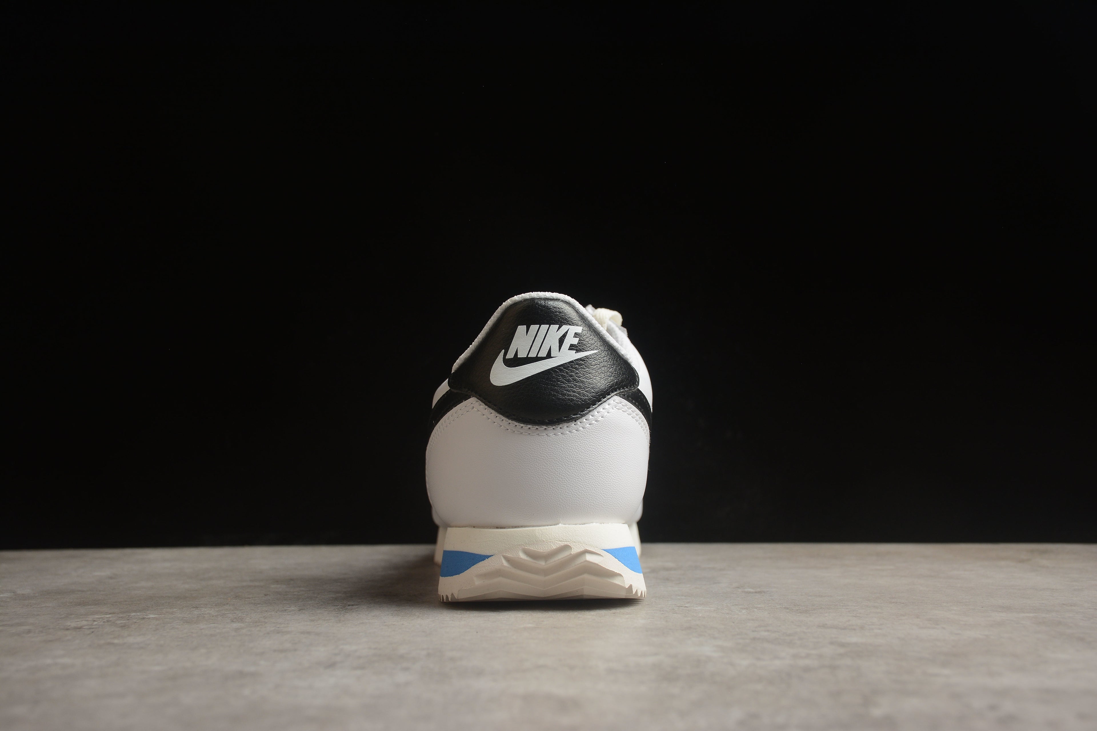 Cortez – Blanco / Negro / Azul