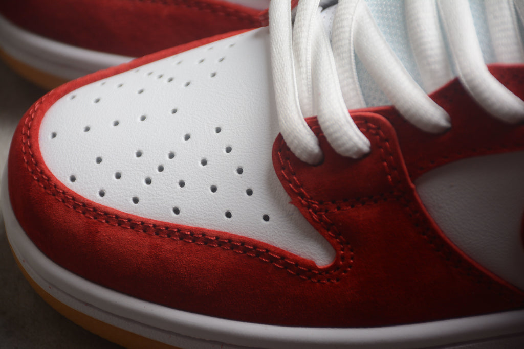 Dunk SB – Rojo / Blanco / Beigie