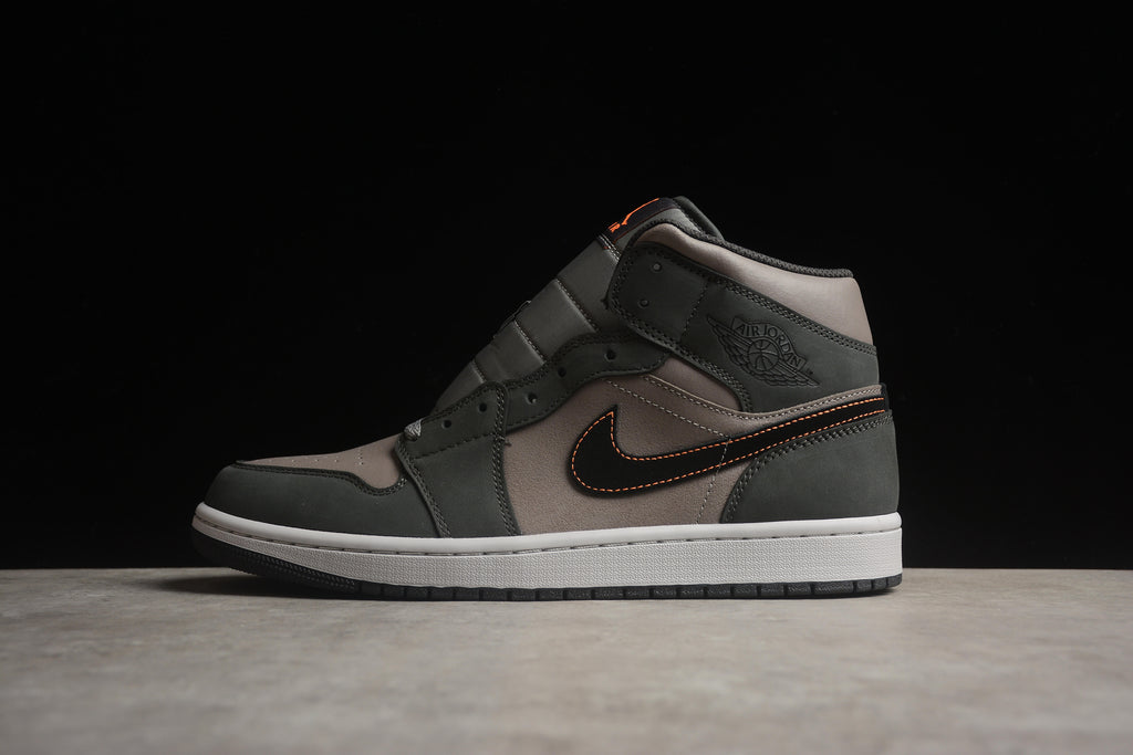 Air Jordan 1 Mid – Gris Oscuro / Marrón