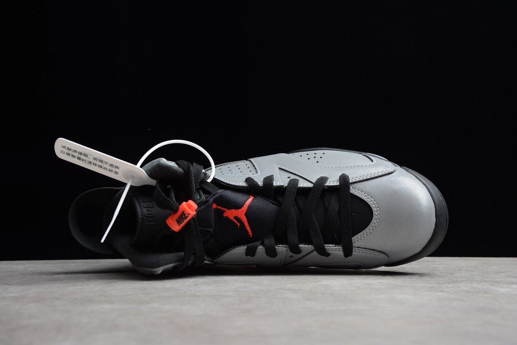 Air Jordan 6 – Gris