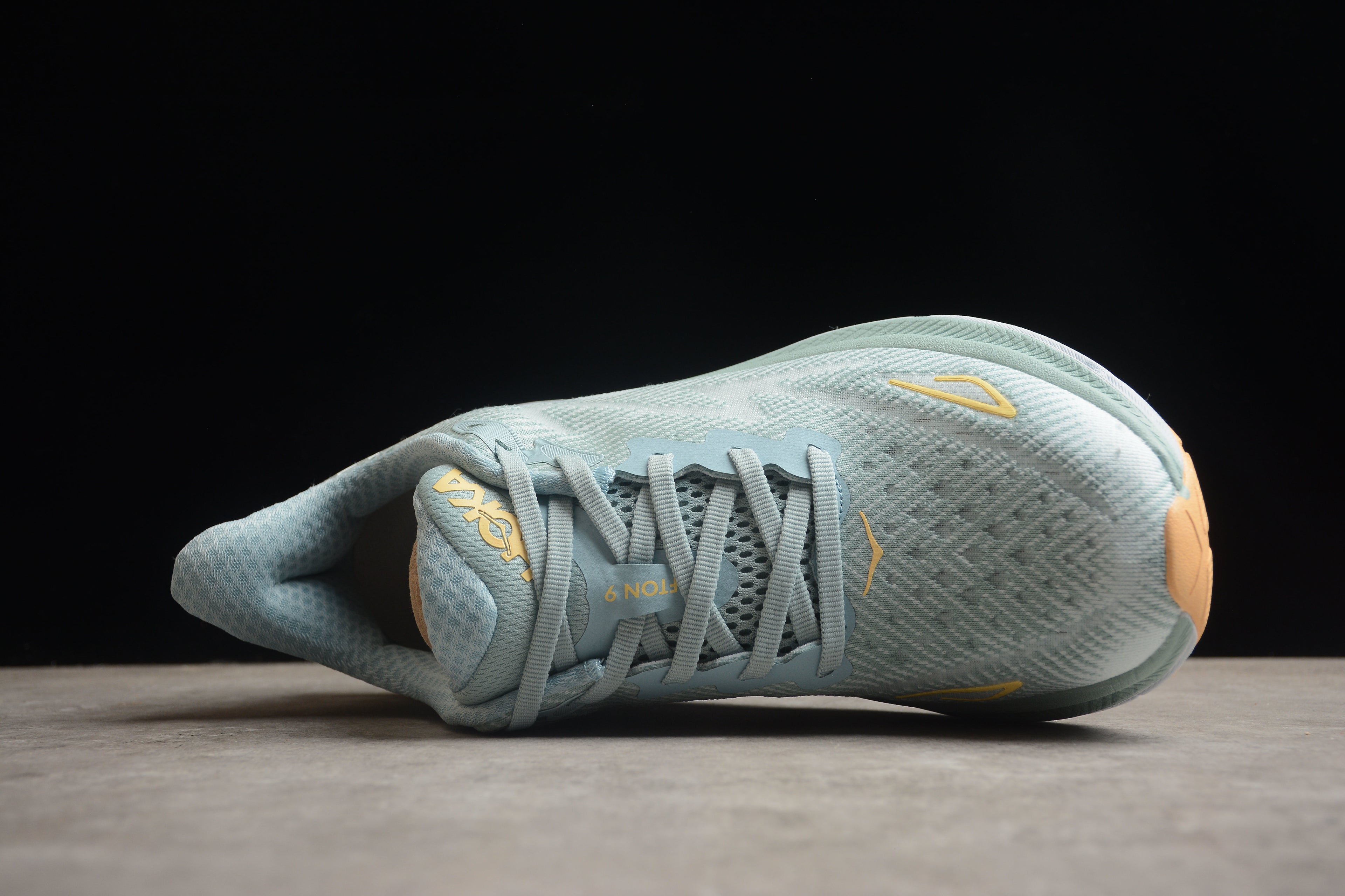 Hoka Clifton 9 – Azul