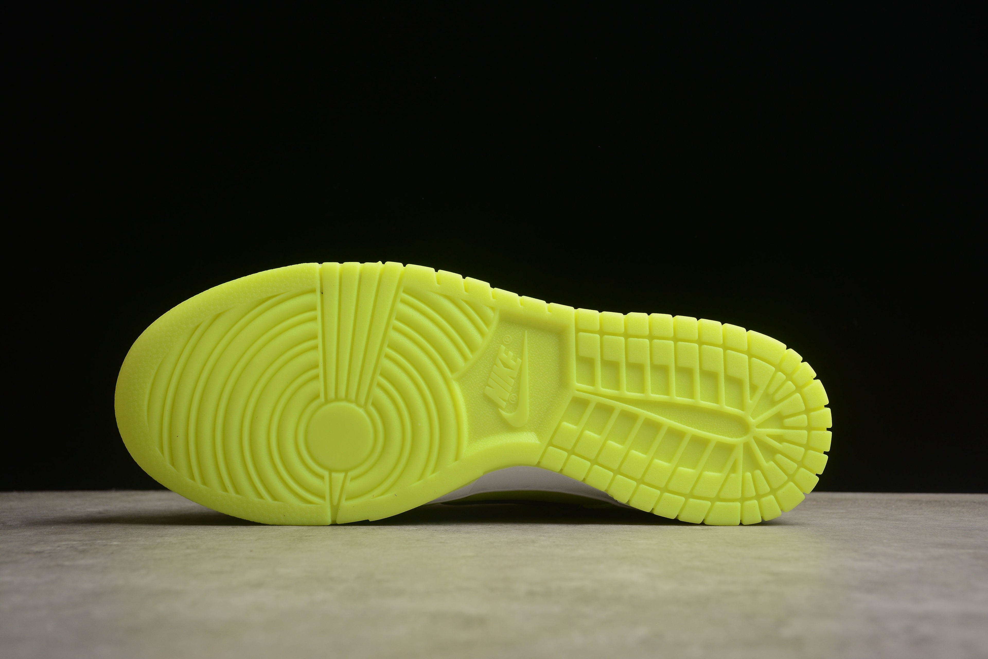 Dunk SB – Amarillo Fluorescente
