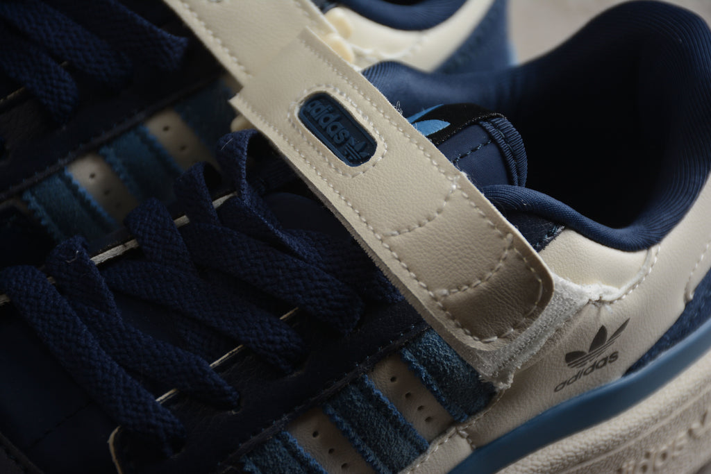 Adidas Forum – Tonos de Azul / Blanco