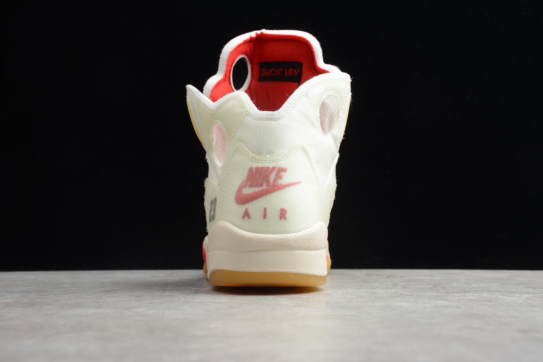 Air Jordan 5 – Beige