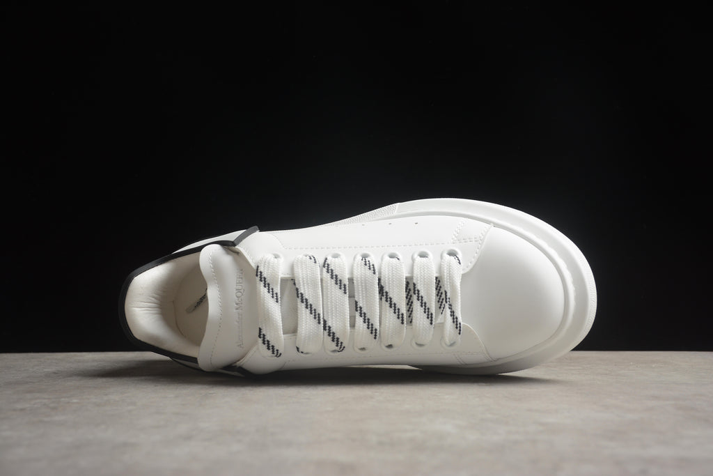 Alexander McQueen – Blanco / Líneas Negras