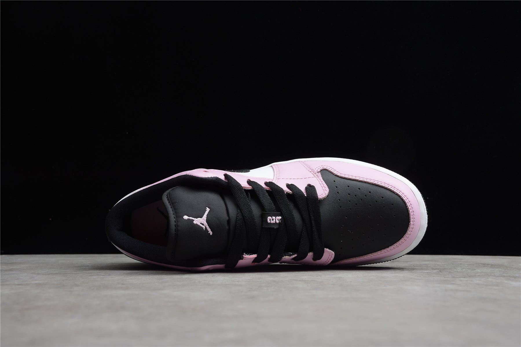 Jordan 1 Low – Rosa / Negro