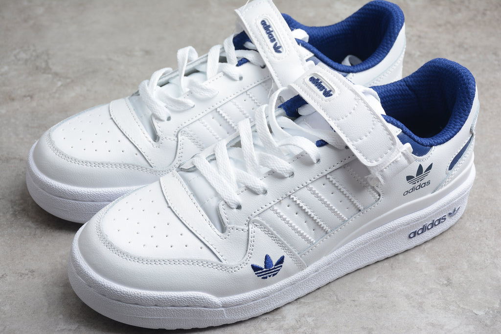 Adidas Forum – Blanco con Detalles Azules