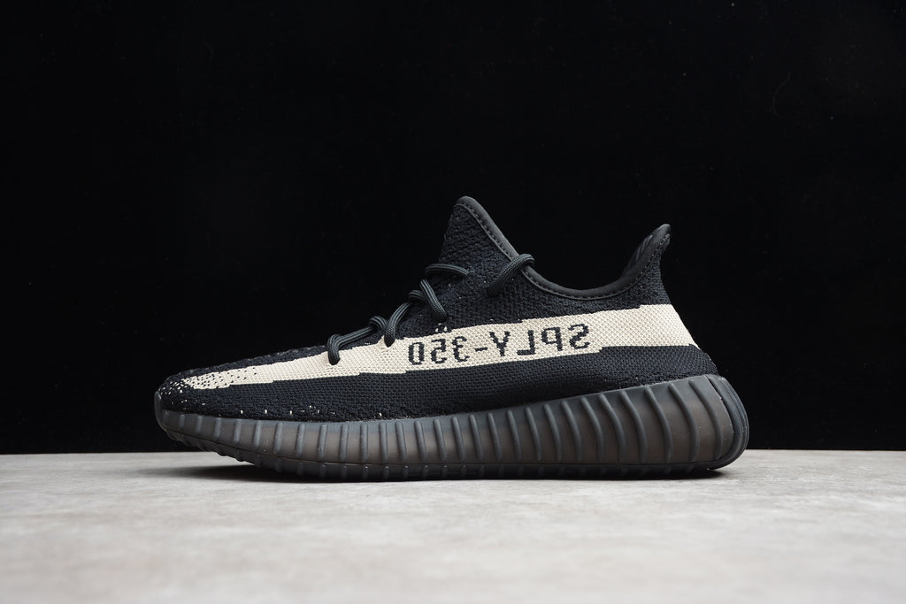 Adidas Yeezy 350 – Negro / Blanco