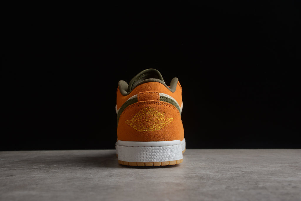 Jordan 1 Low – Amarillo / Beige