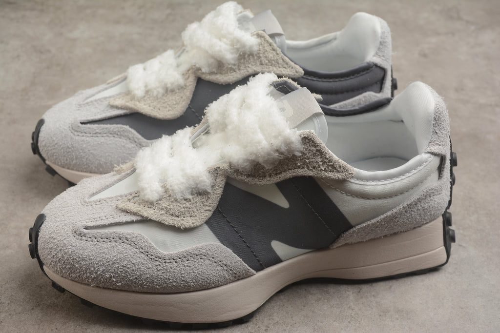 New Balance 327 – Gris / Piel