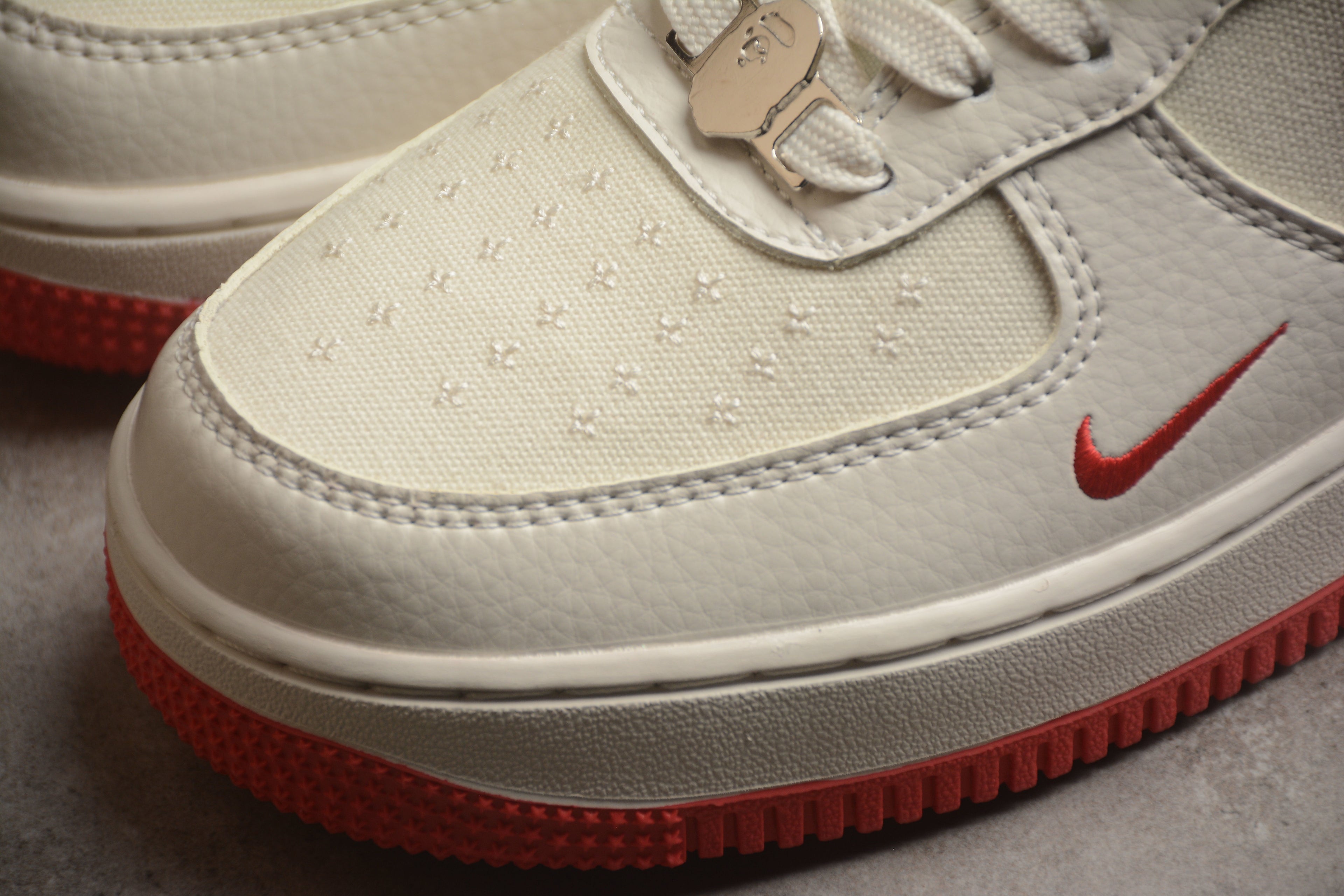 Air Force 1 Low – Gris / Rojo