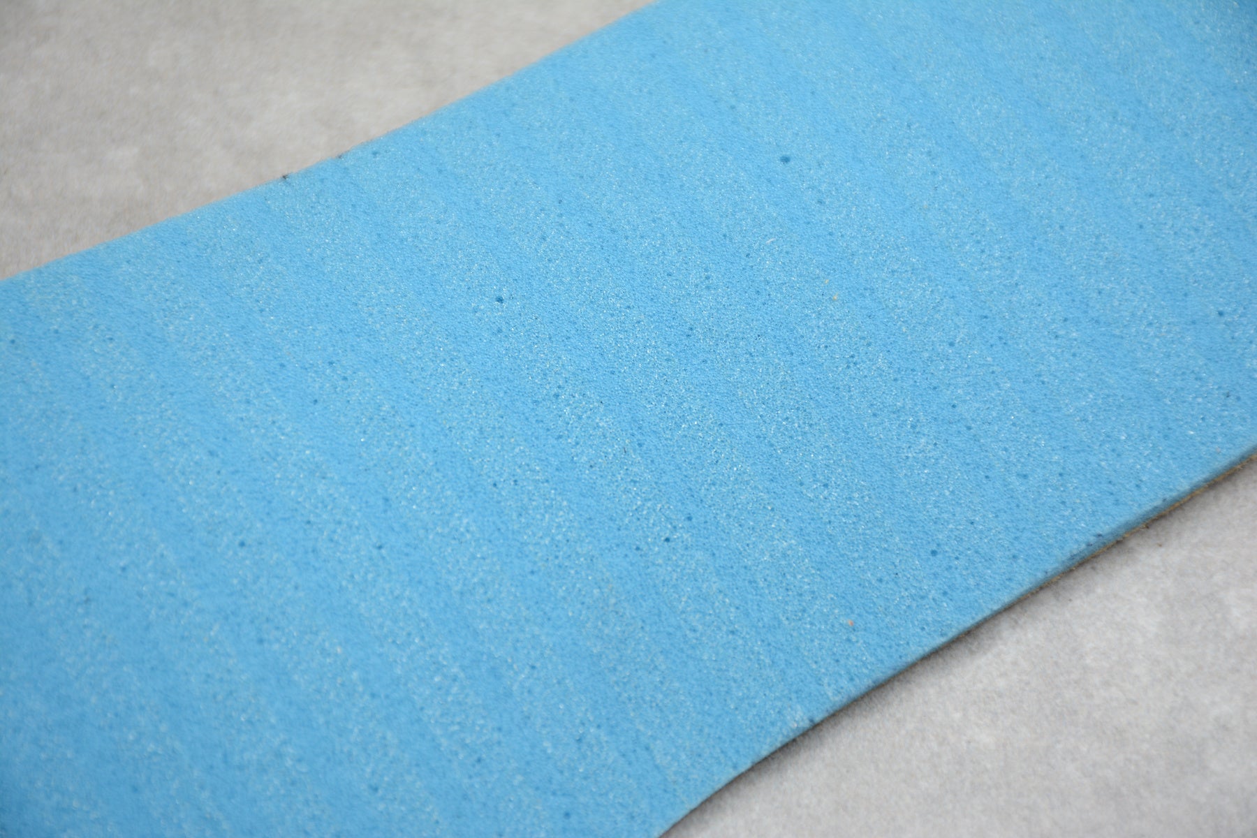 Jordan 1 Low – Negro / Dorado