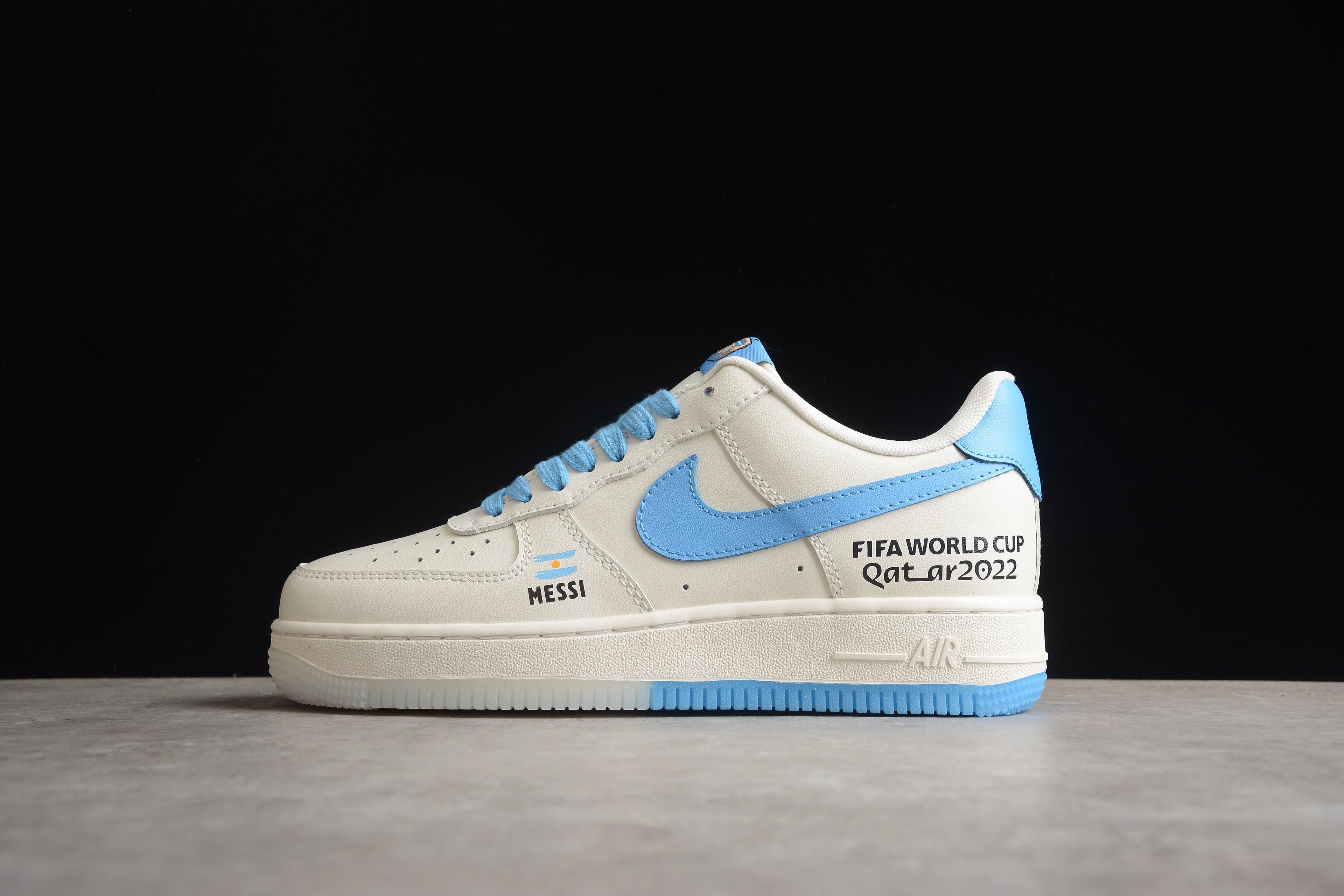 Nike Air Force 1 Low – Blanco / Azul