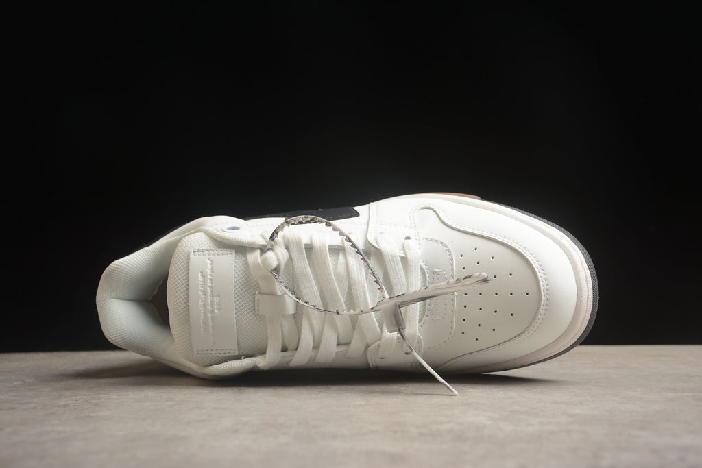 Off-White – Blanco / Negro