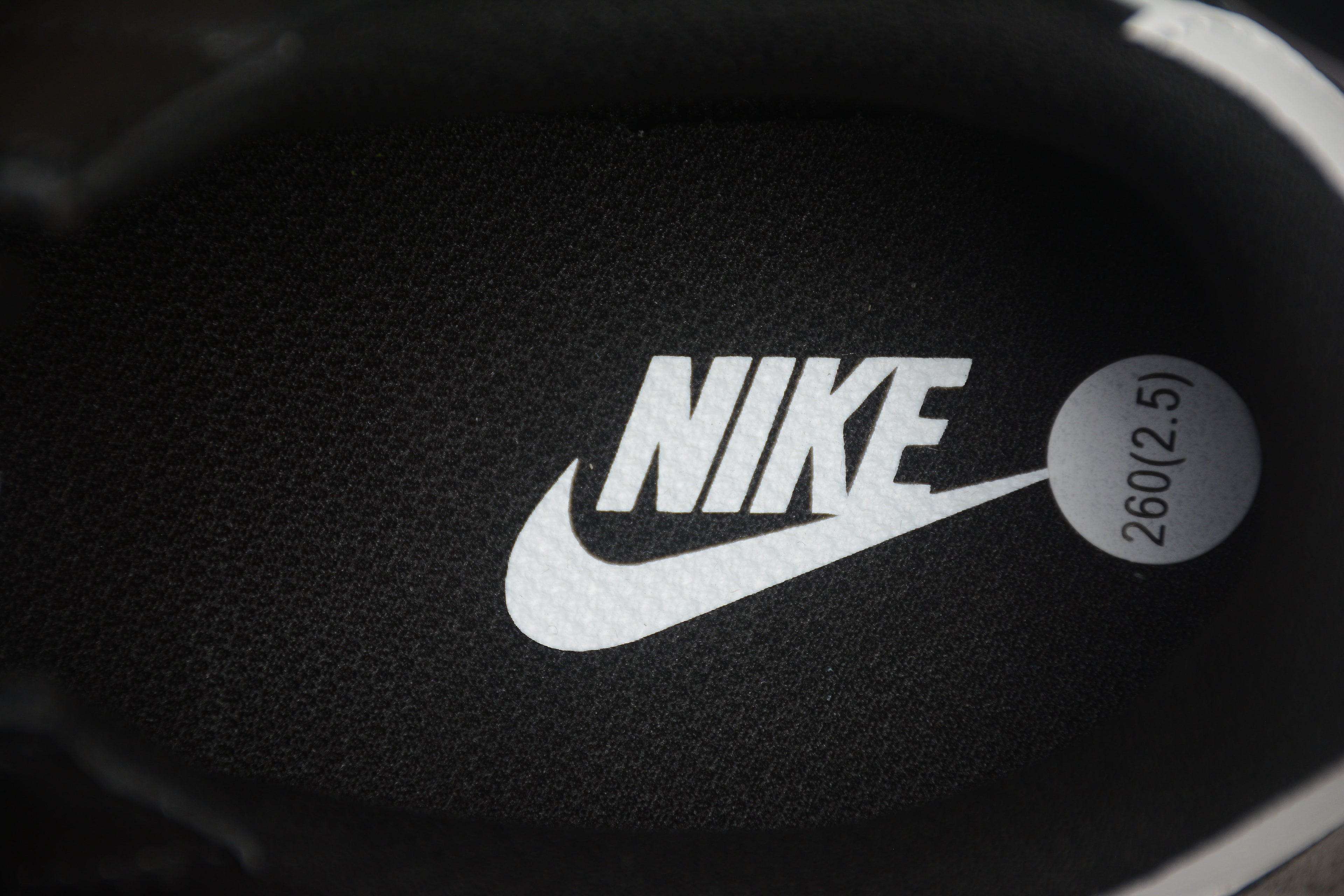 Cortez – Negro / Blanco