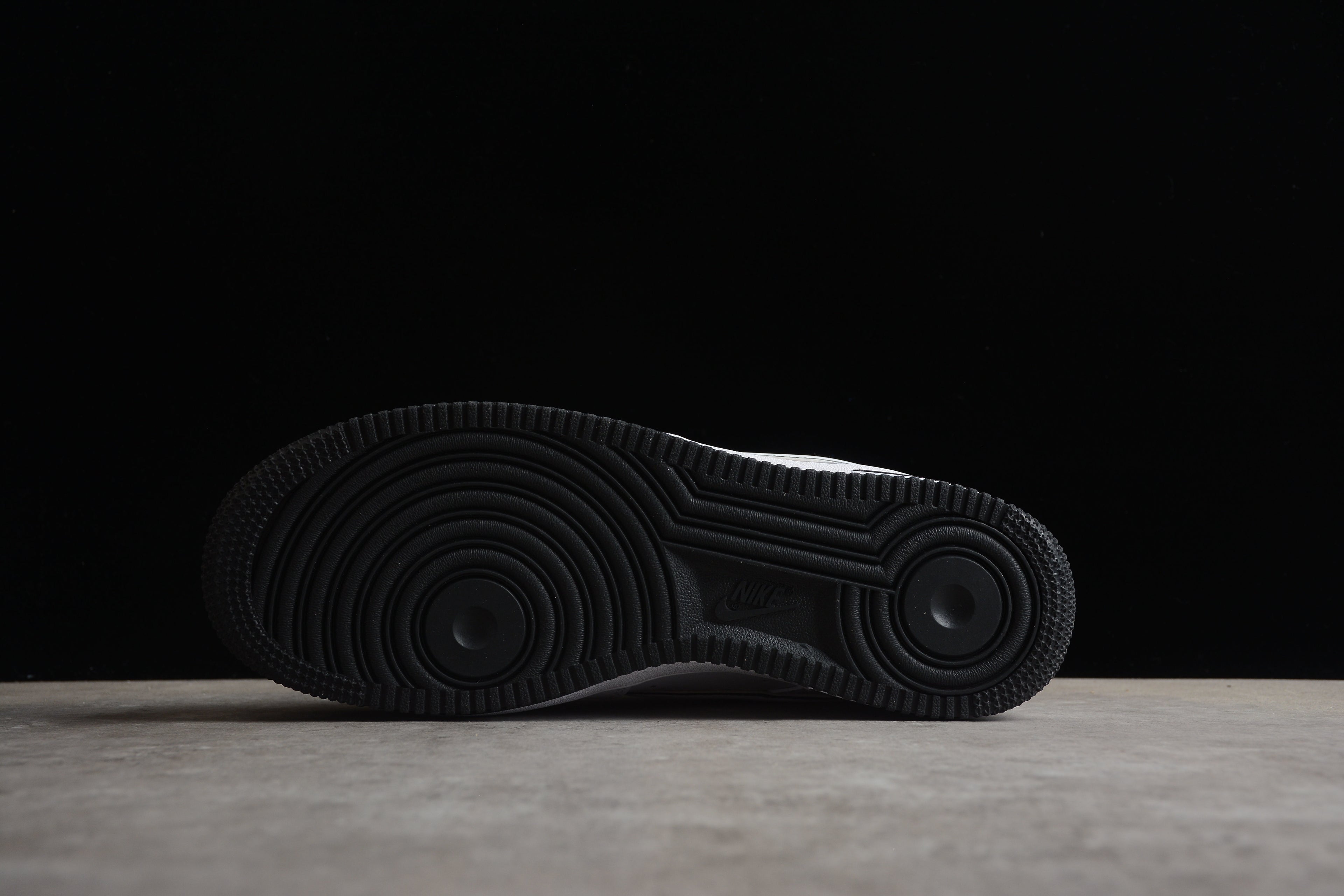 Air Force 1 Low – Blanco / Negro