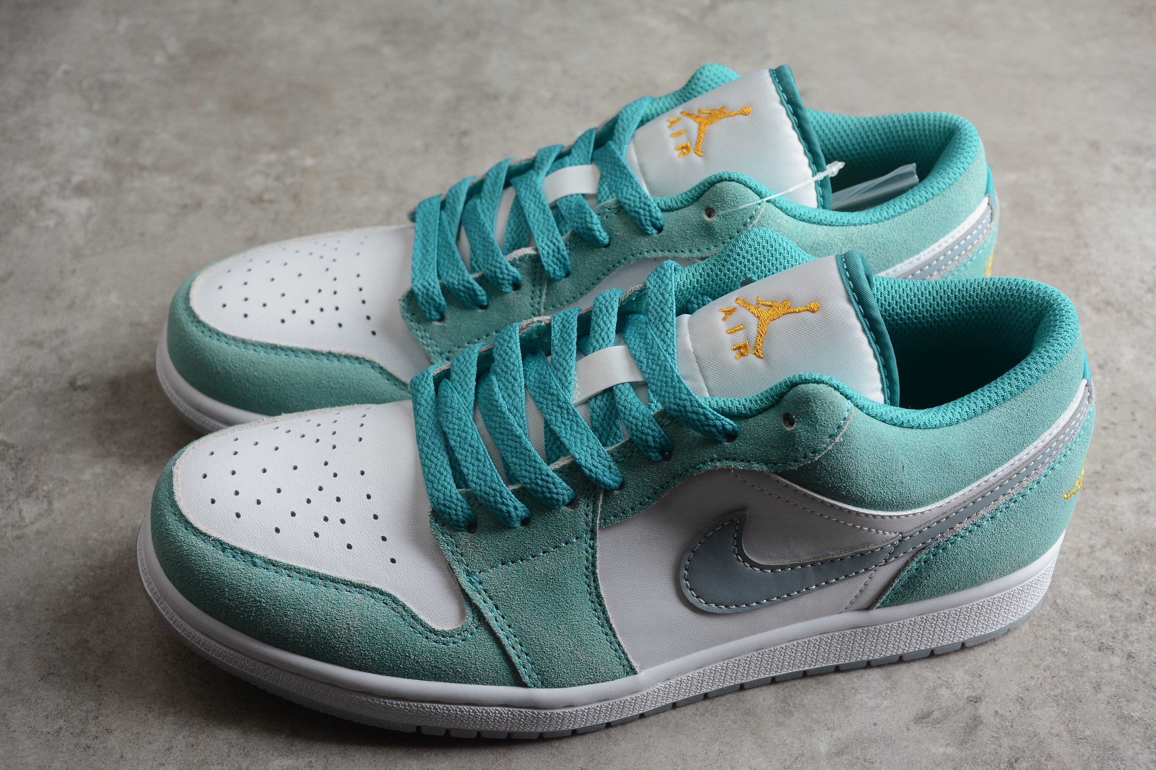 Jordan 1 Low – Turquesa Claro / Blanco