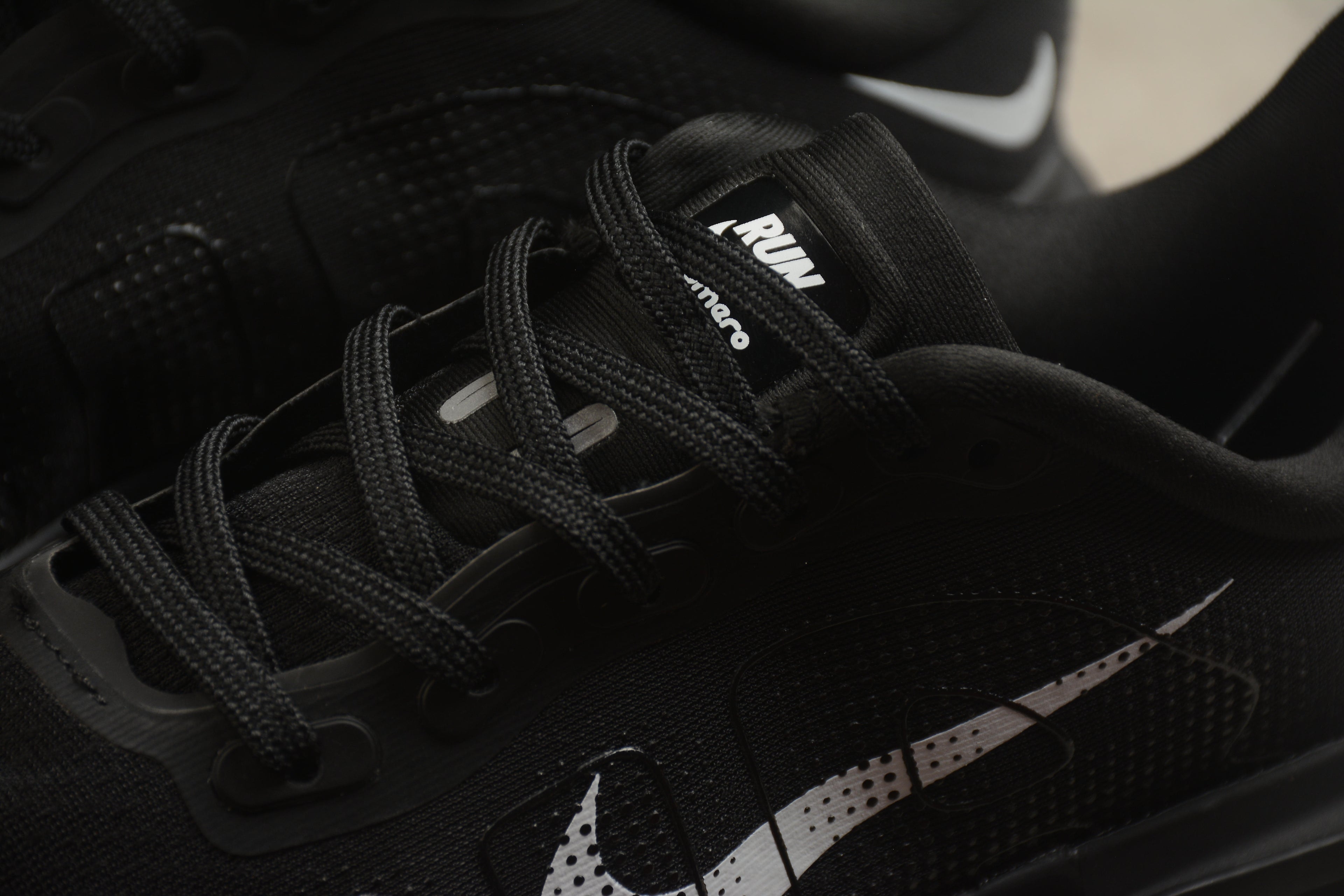 Vomero Premium – Negro