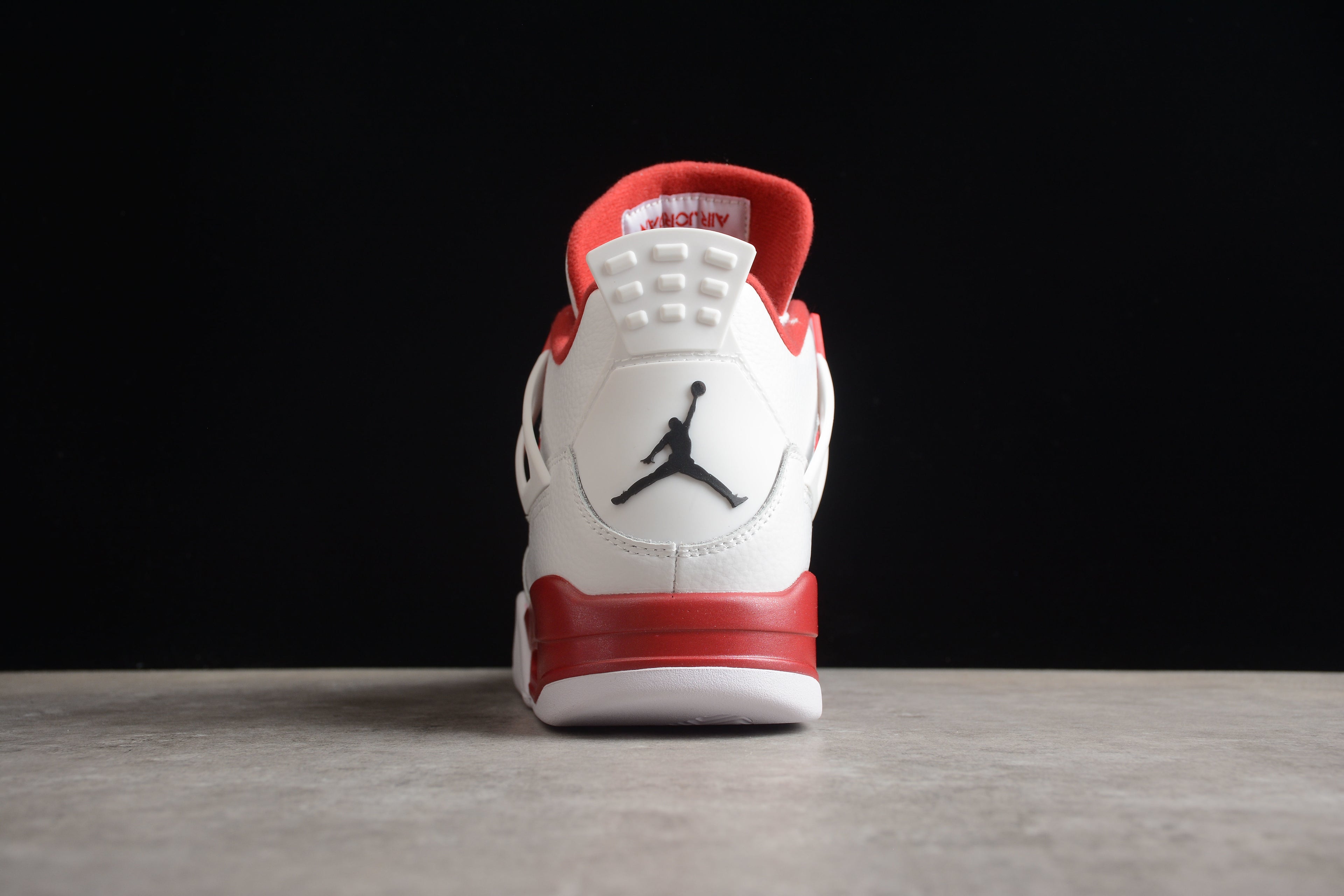 Air Jordan 4 – Blanco / Rojo