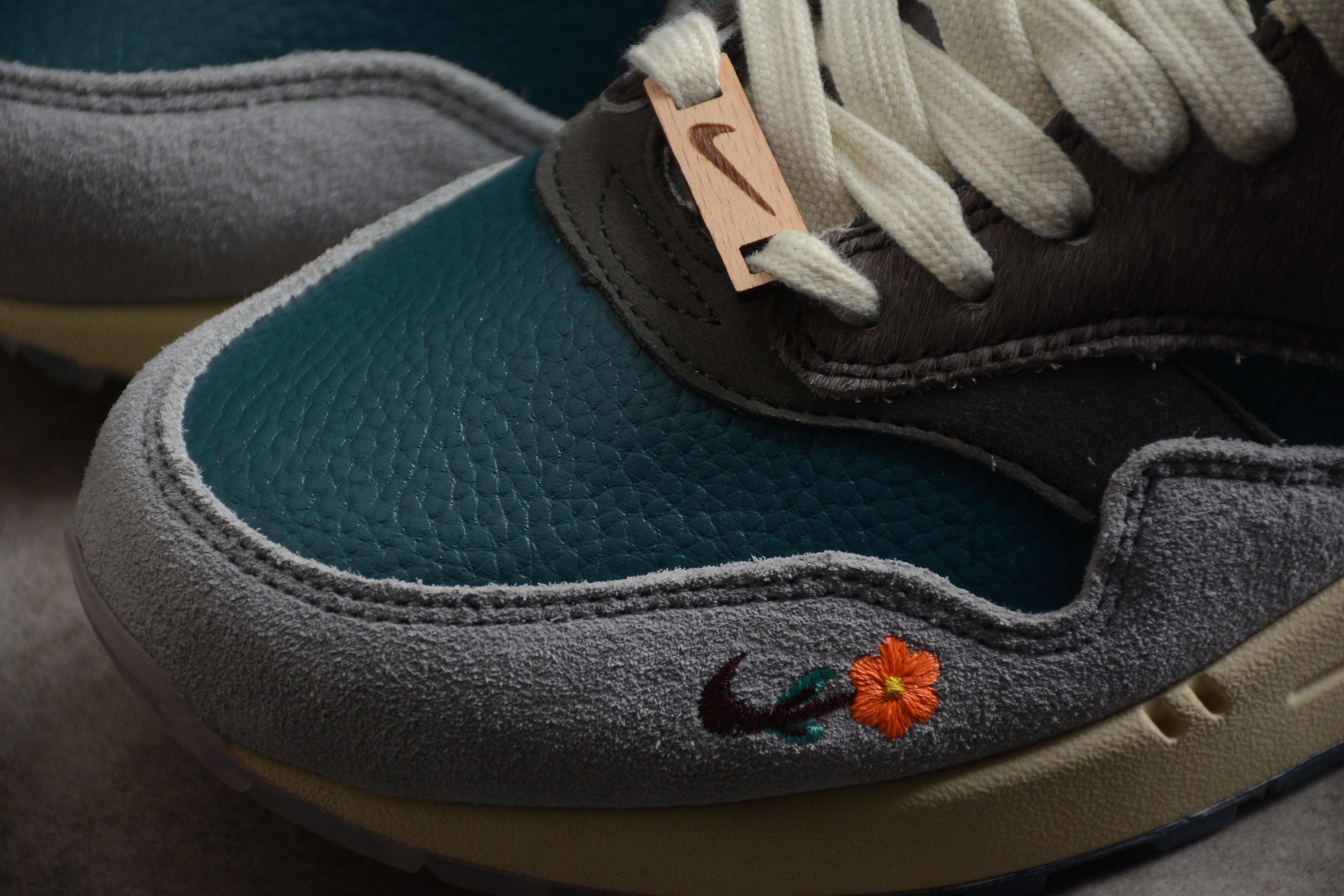 Air Max 1 – Marrón / Verde / Gris