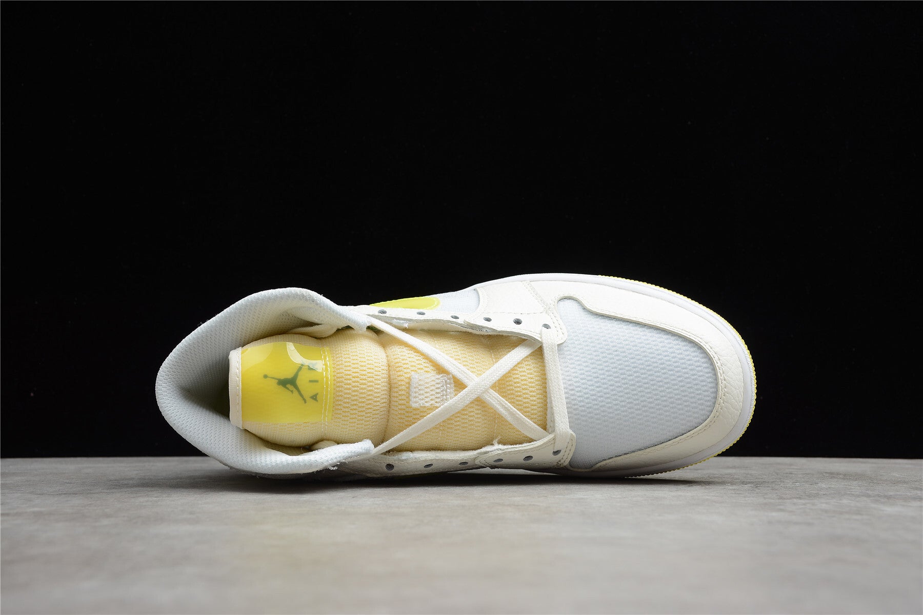 Air Jordan 1 Mid – Dior Amarillo