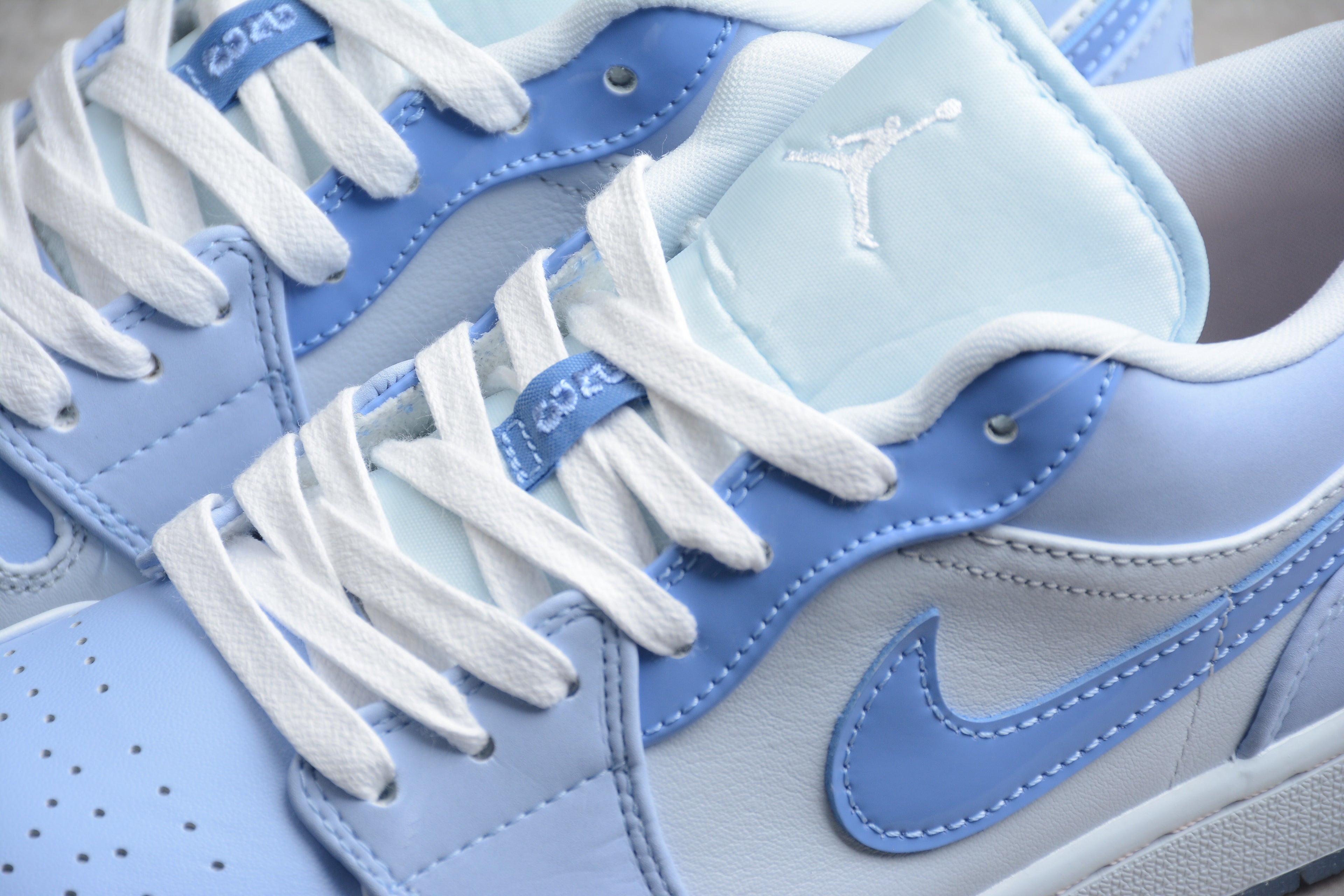 Jordan 1 Low – Full Azul Claro